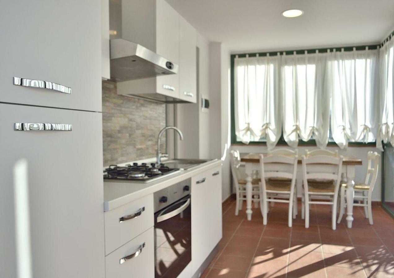 Villa Fiore Apartments Портоферрайо Екстер'єр фото